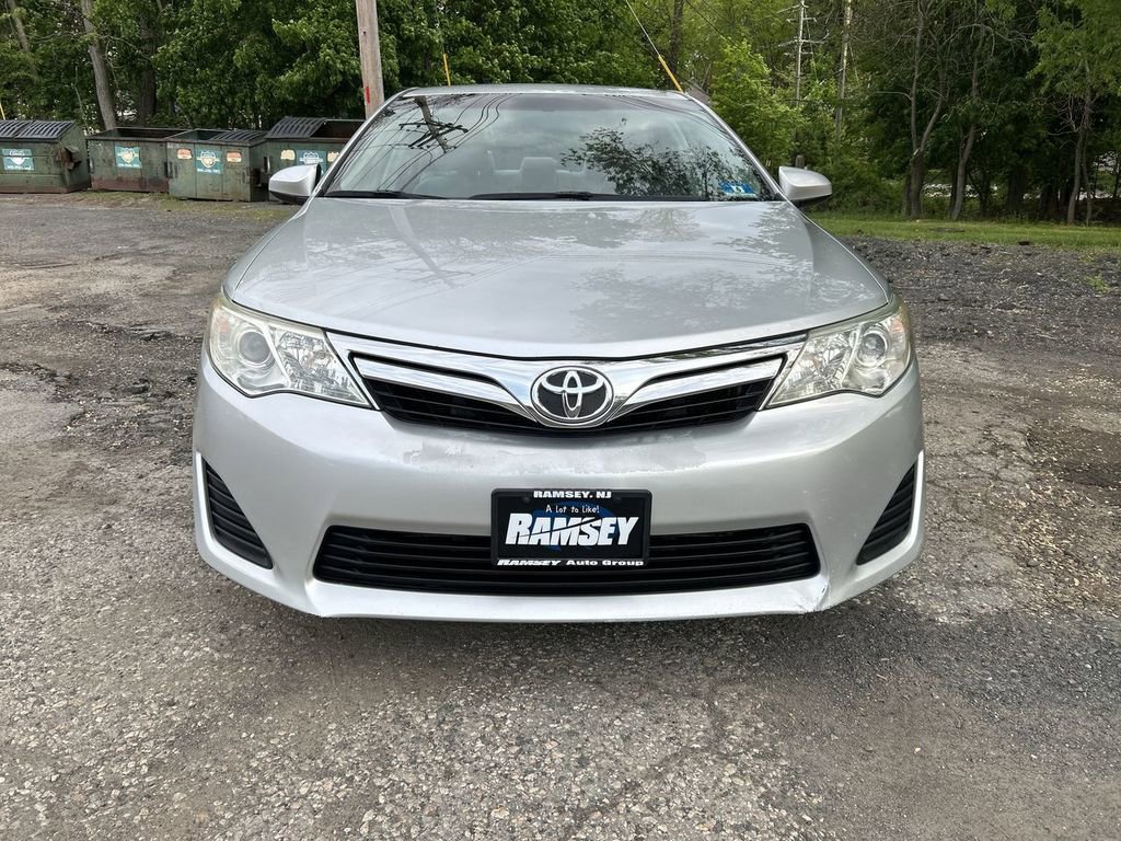 Used 2012 Toyota Camry LE FWD image 3