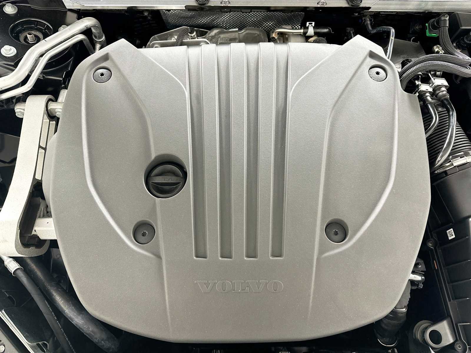 Certified 2025 Volvo V60 B5 Cross Country Plus w/ Protection Package Premier image 27