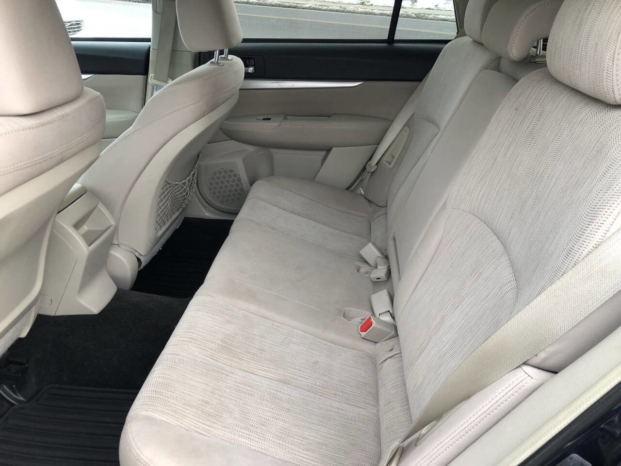 Used 2014 Subaru Outback 2.5i Premium w/ Moonroof Package image 8