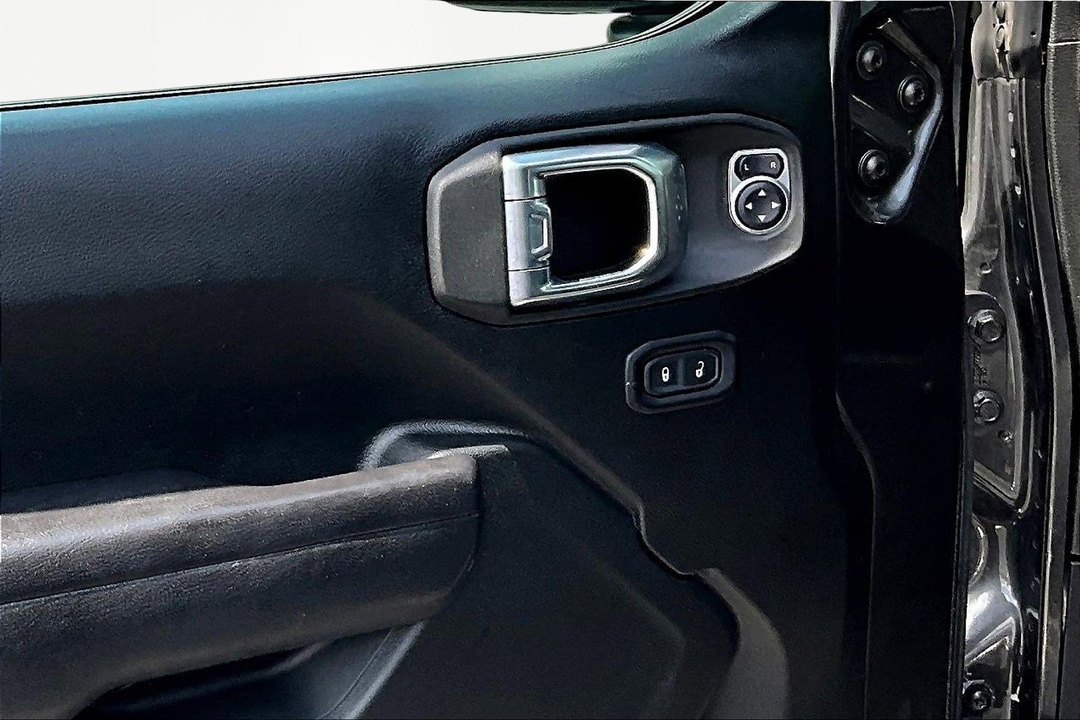 Used 2021 Jeep Gladiator Sport AWD/4WD image 21
