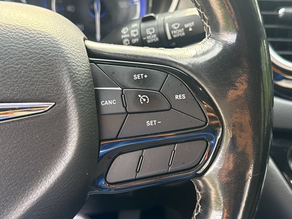 Used 2019 Chrysler Pacifica Touring Plus w/ S Appearance Package FWD image 28