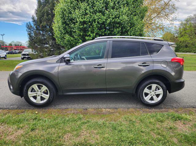Used 2013 Toyota RAV4 XLE FWD image 1