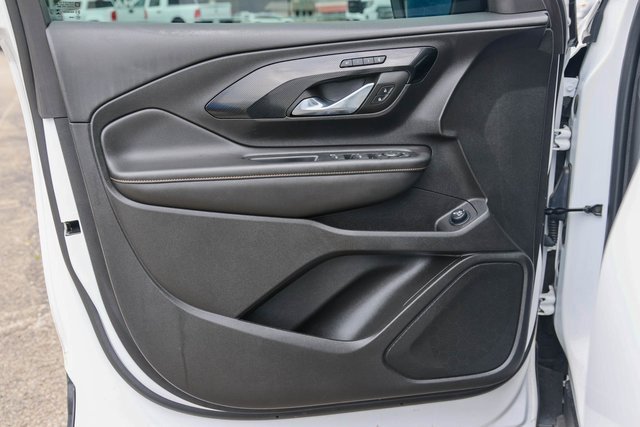 Used 2023 GMC Terrain AT4 image 11