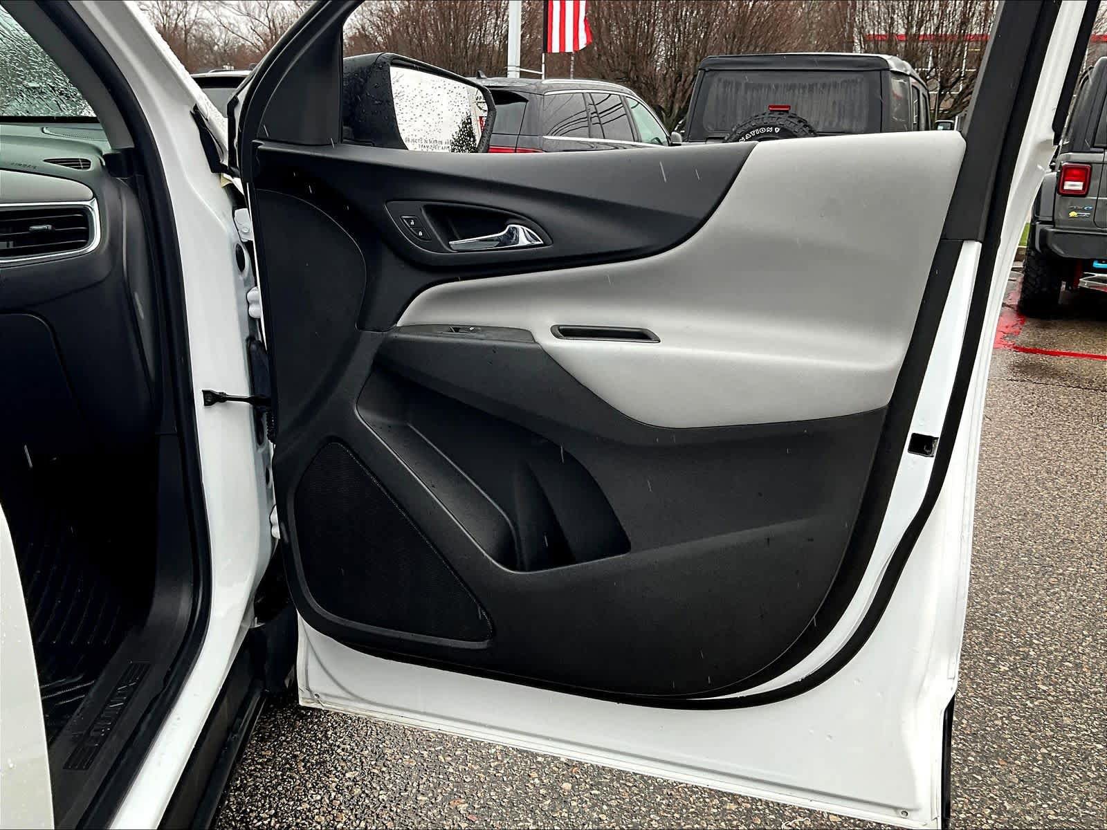 Used 2024 Chevrolet Equinox LS image 12