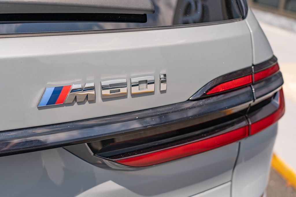 Used 2025 BMW X7 M60i AWD/4WD image 6