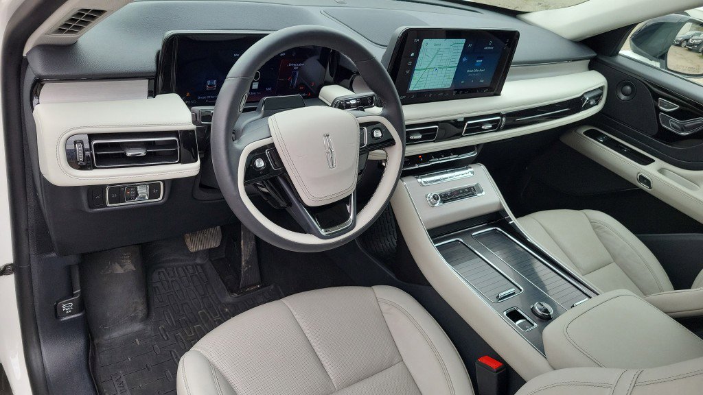 Used 2025 Lincoln Aviator Reserve w/ Jet Appearance Package AWD/4WD image 16