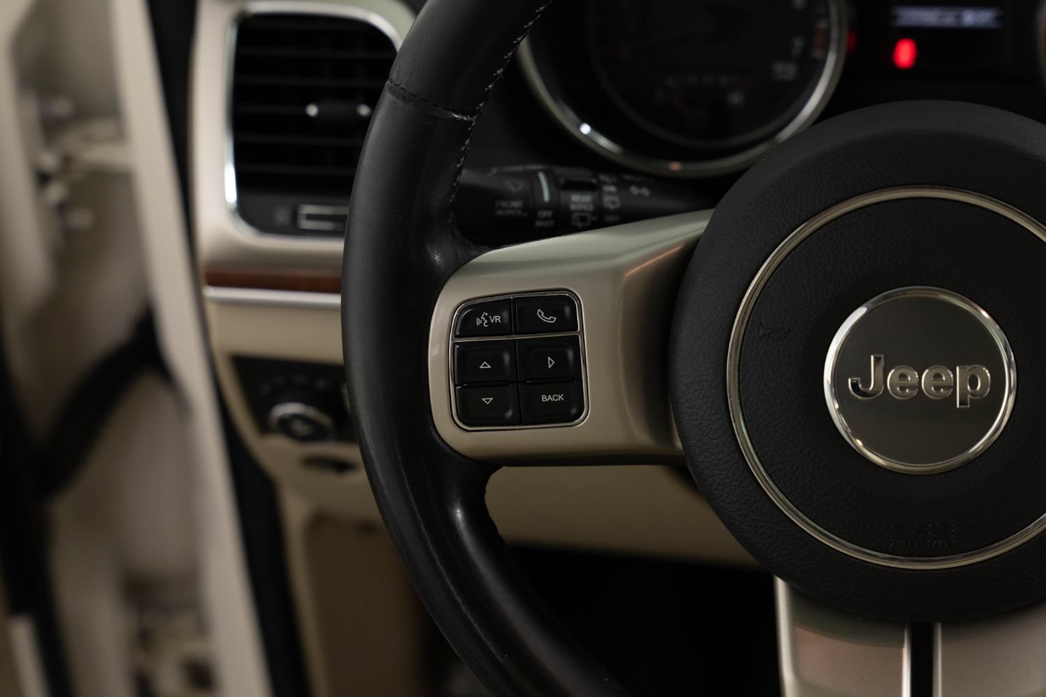 Used 2011 Jeep Grand Cherokee Limited AWD/4WD image 31