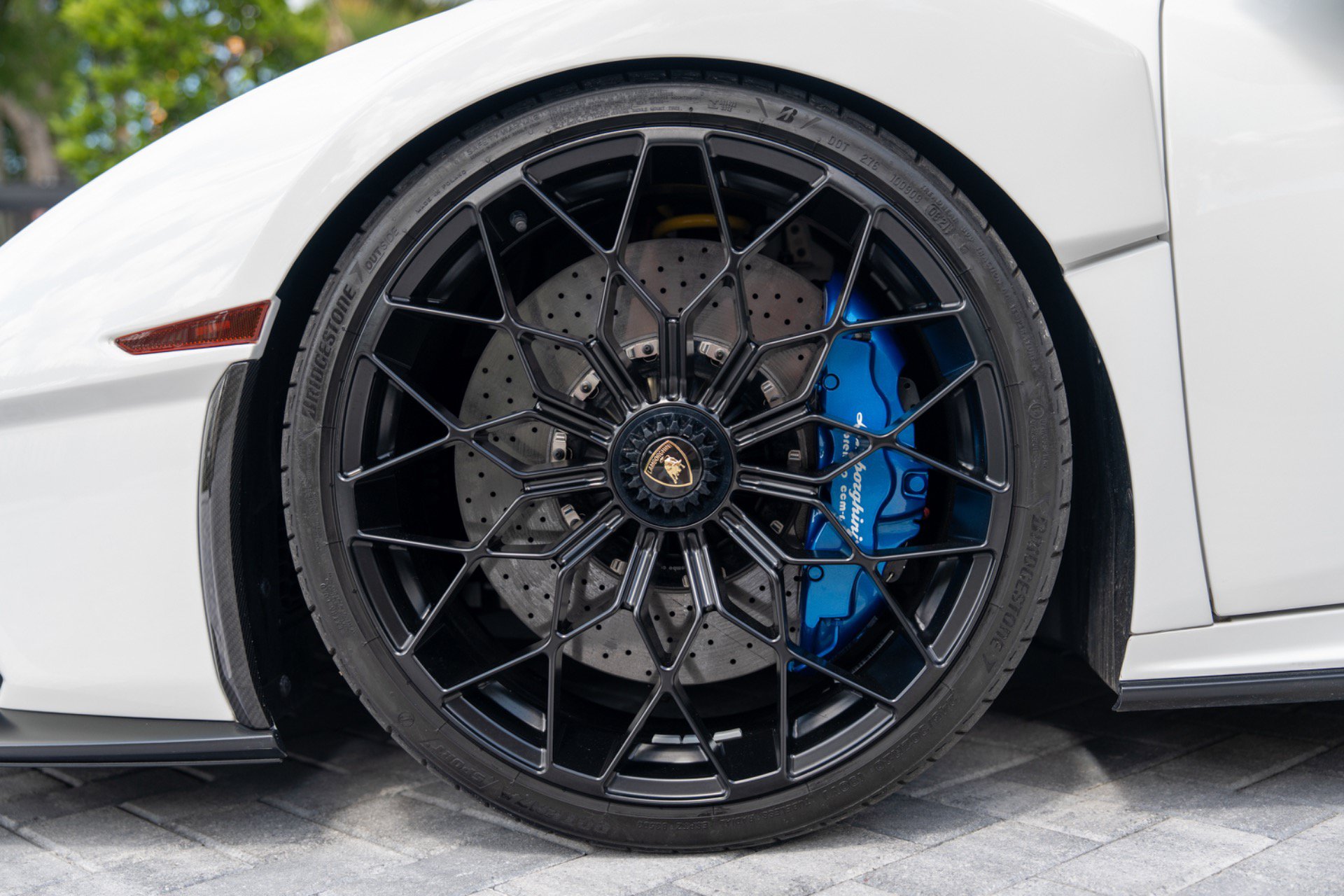 Used 2021 Lamborghini Huracan STO RWD image 11