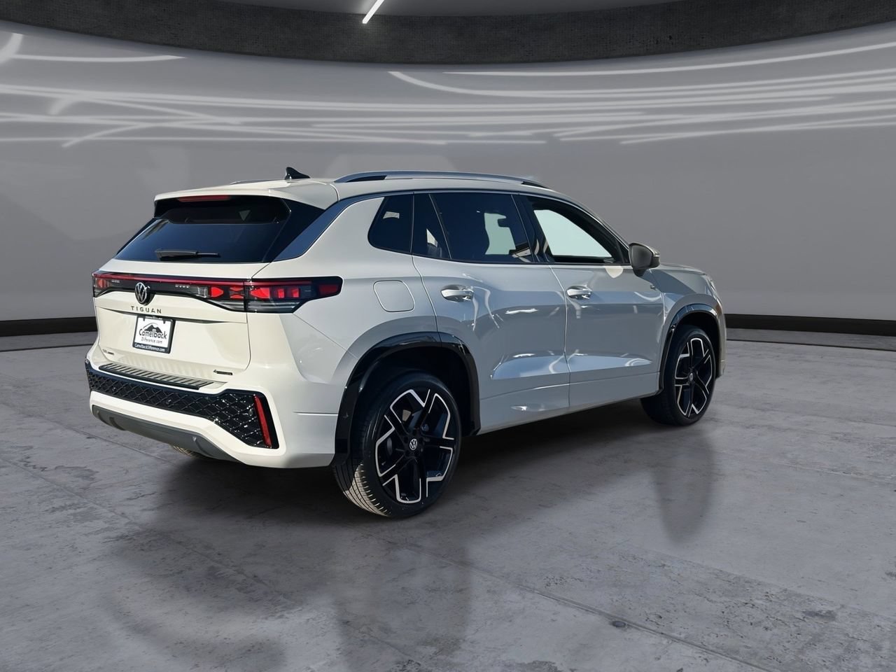New 2026 Volkswagen Tiguan SEL R-Line AWD/4WD image 5