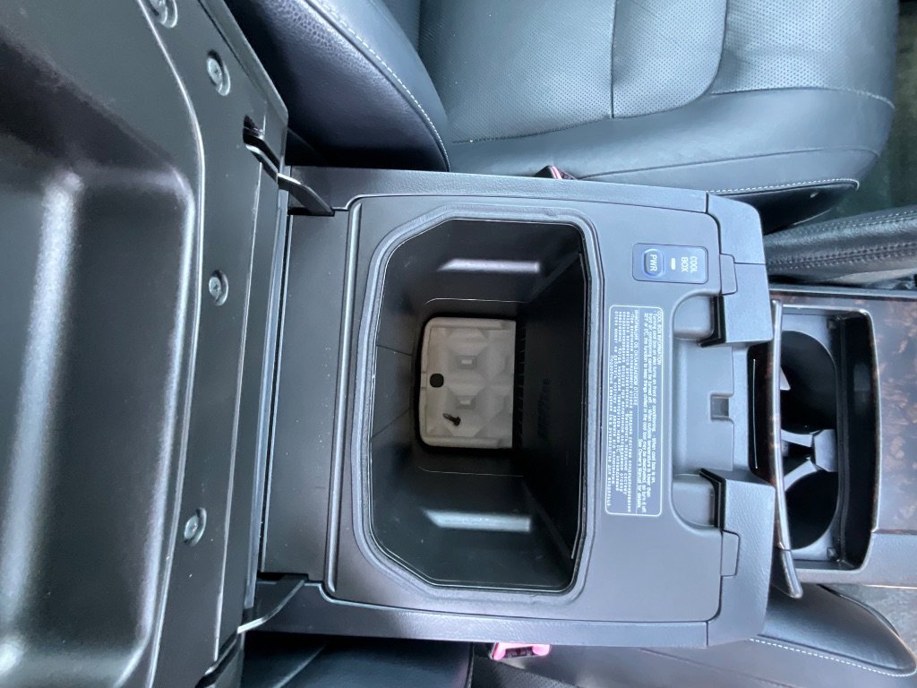 Used 2013 Toyota Land Cruiser image 37