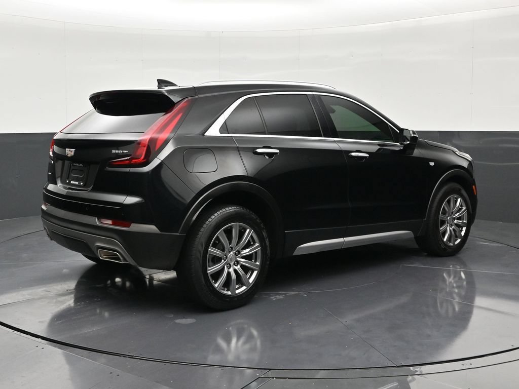 Used 2022 Cadillac XT4 Premium Luxury w/ Safety Alert Package AWD/4WD image 5