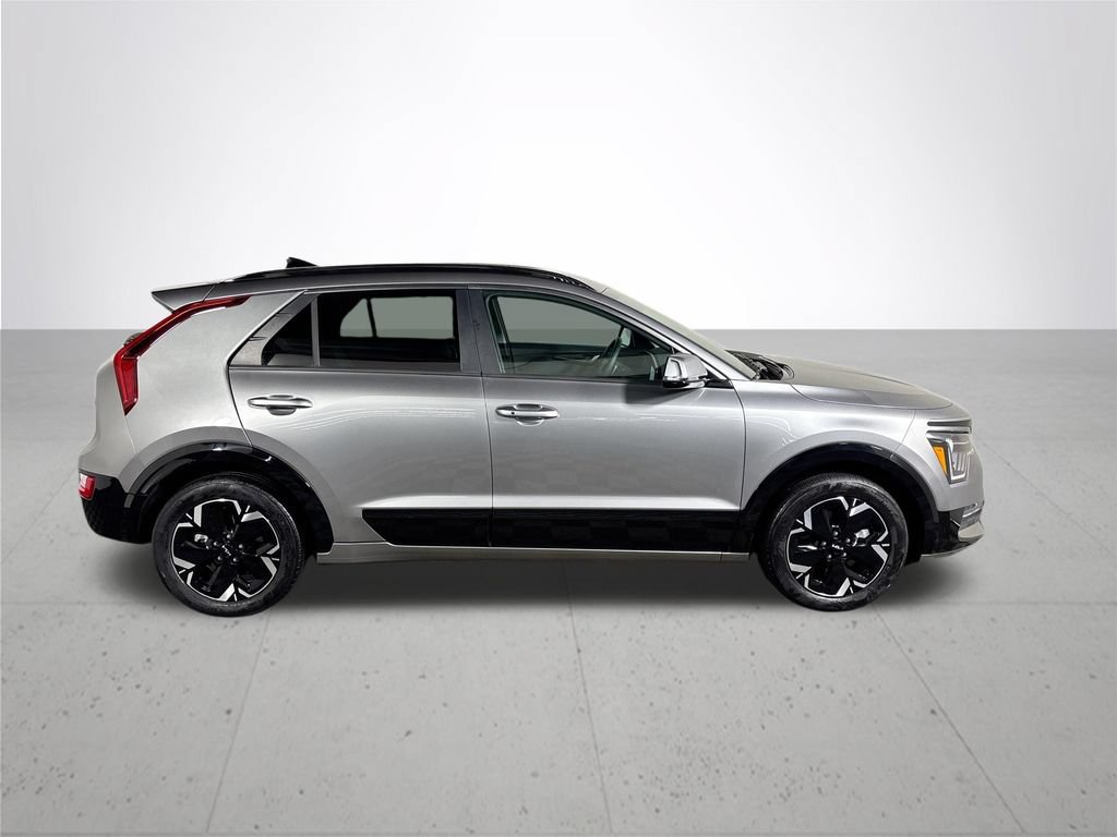 Used 2023 Kia Niro Wind w/ Wind Preserve Package FWD image 5