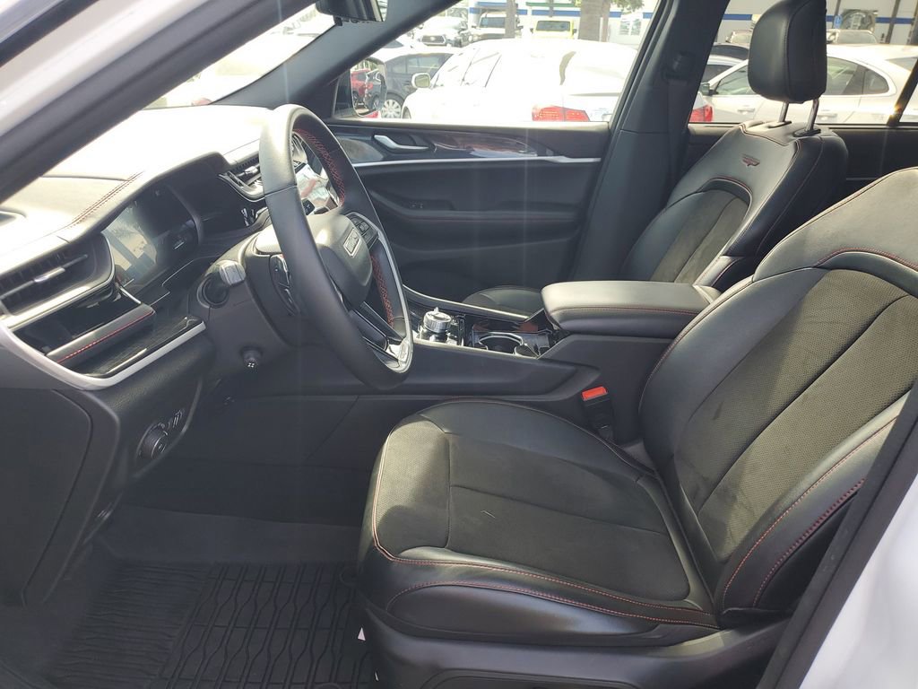 Used 2022 Jeep Grand Cherokee Trailhawk w/ Luxury Tech Group III image 20