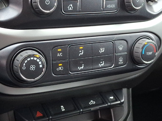 Used 2022 Chevrolet Colorado LT w/ LT Convenience Package AWD/4WD image 17