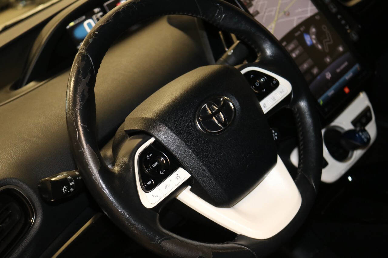 Used 2017 Toyota Prius Prime Advanced image 53
