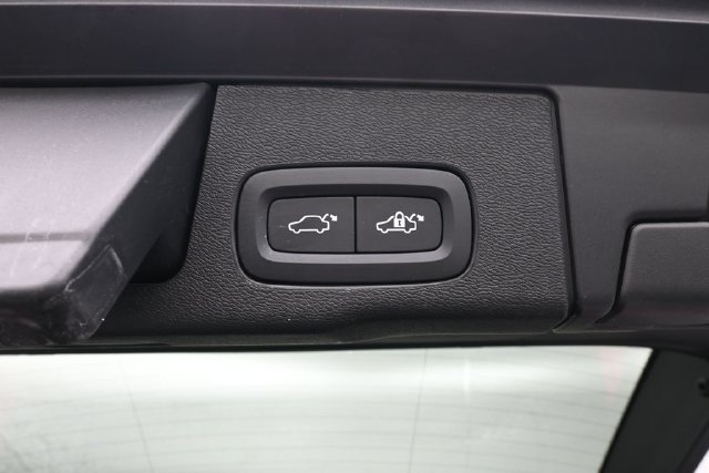 Used 2024 Volvo XC60 B5 Core w/ Climate Package AWD/4WD image 29
