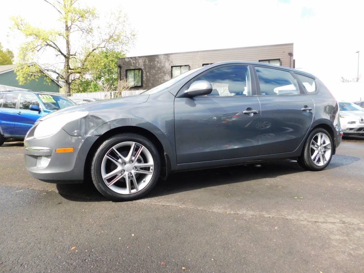 Used 2009 Hyundai Elantra w/ Premium-Sport Pkg 2 FWD image 4