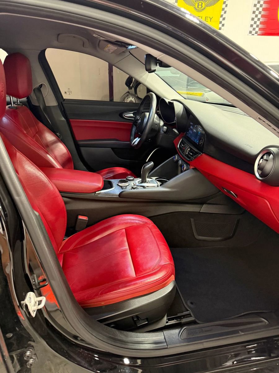 Used 2021 Alfa Romeo Giulia Sprint w/ Nero Edizione image 18