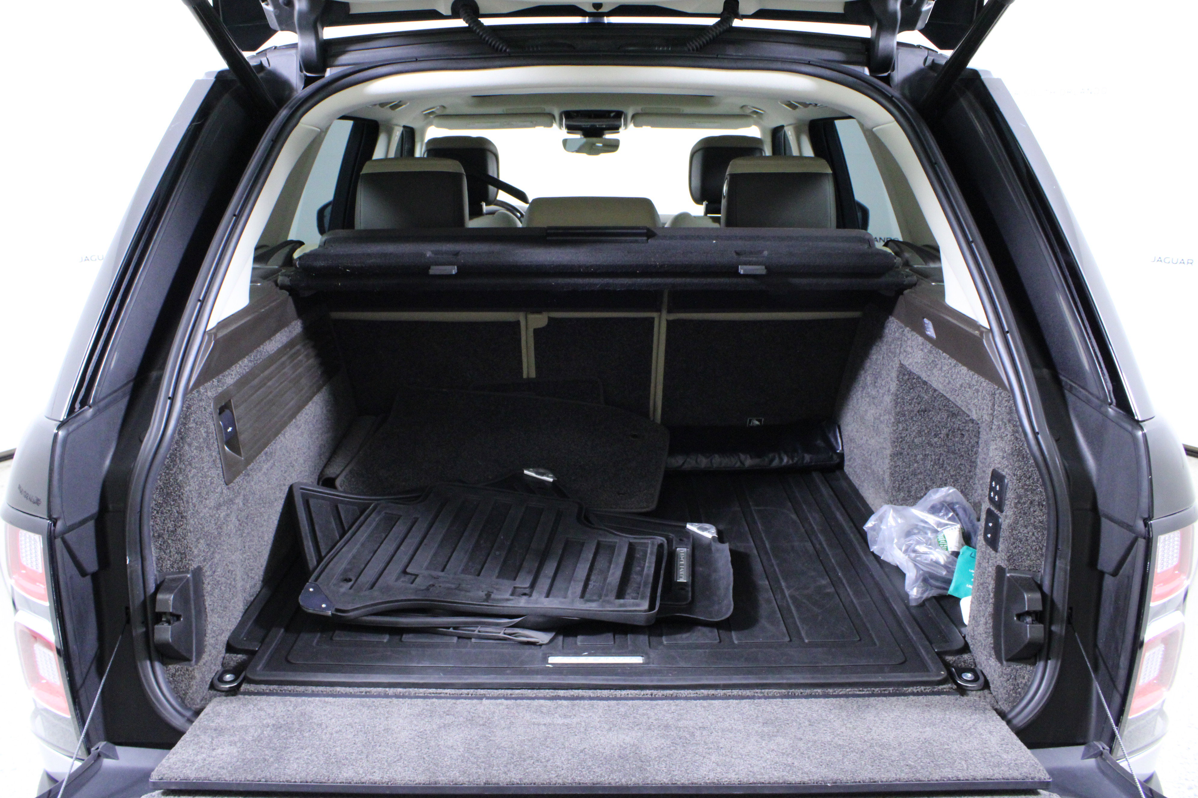 Used 2021 Land Rover Range Rover Westminster Edition image 11