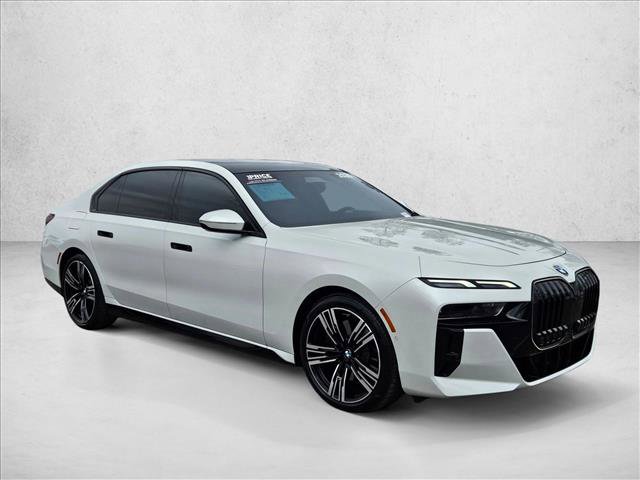 Certified 2025 BMW 760i xDrive image 3