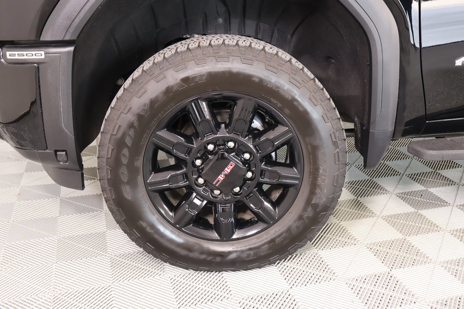 Used 2026 GMC Sierra 2500 AT4 w/ AT4 Premium Plus Package AWD/4WD image 18