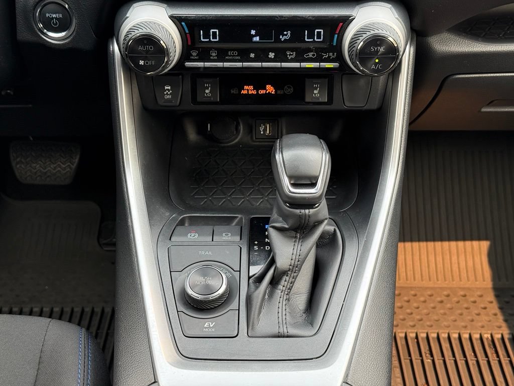 Used 2023 Toyota RAV4 SE w/ SE Grade Weather Package AWD/4WD image 27