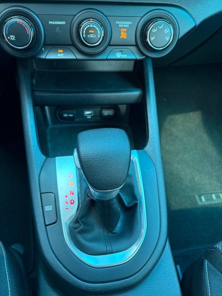 Used 2023 Kia Forte LXS image 13