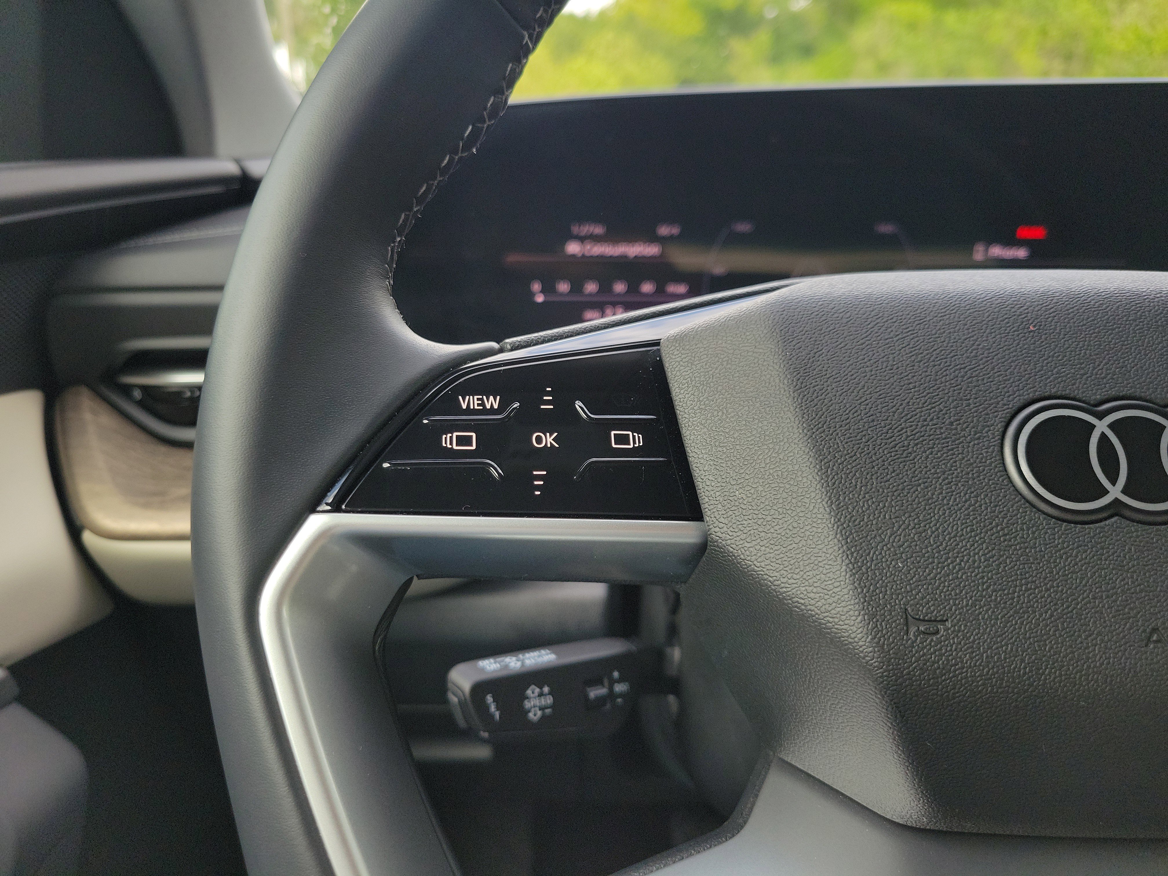 Used 2025 Audi Q5 Premium w/ Convenience Package image 28