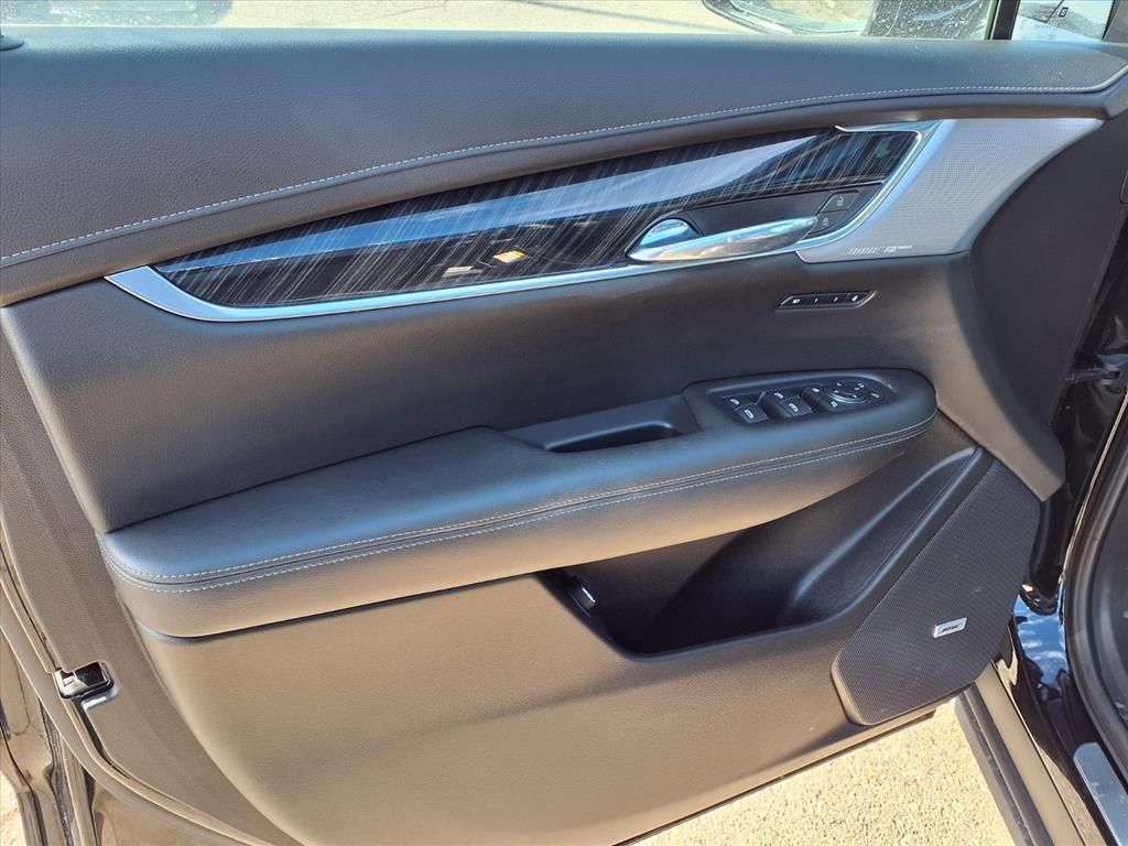 Used 2024 Cadillac XT6 Premium Luxury image 13