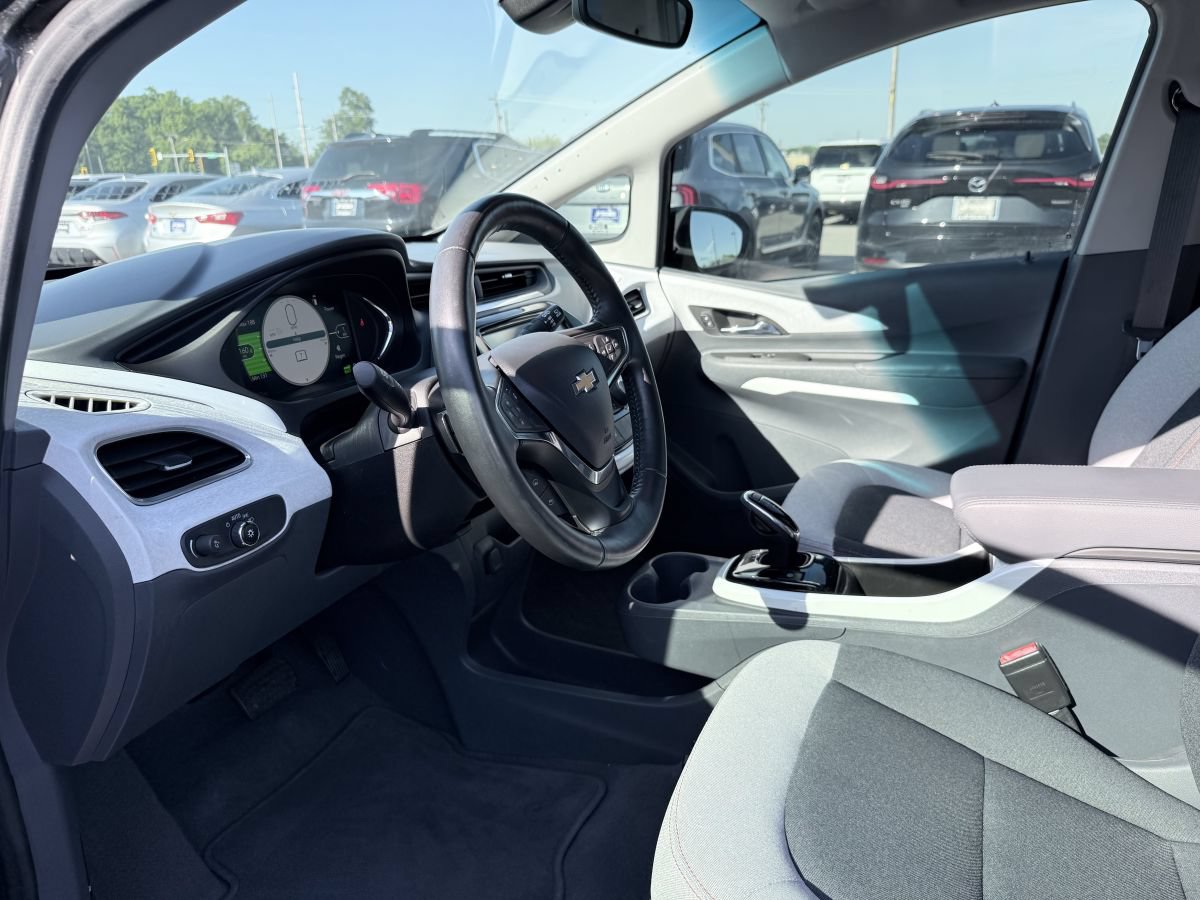 Used 2017 Chevrolet Bolt LT FWD image 9