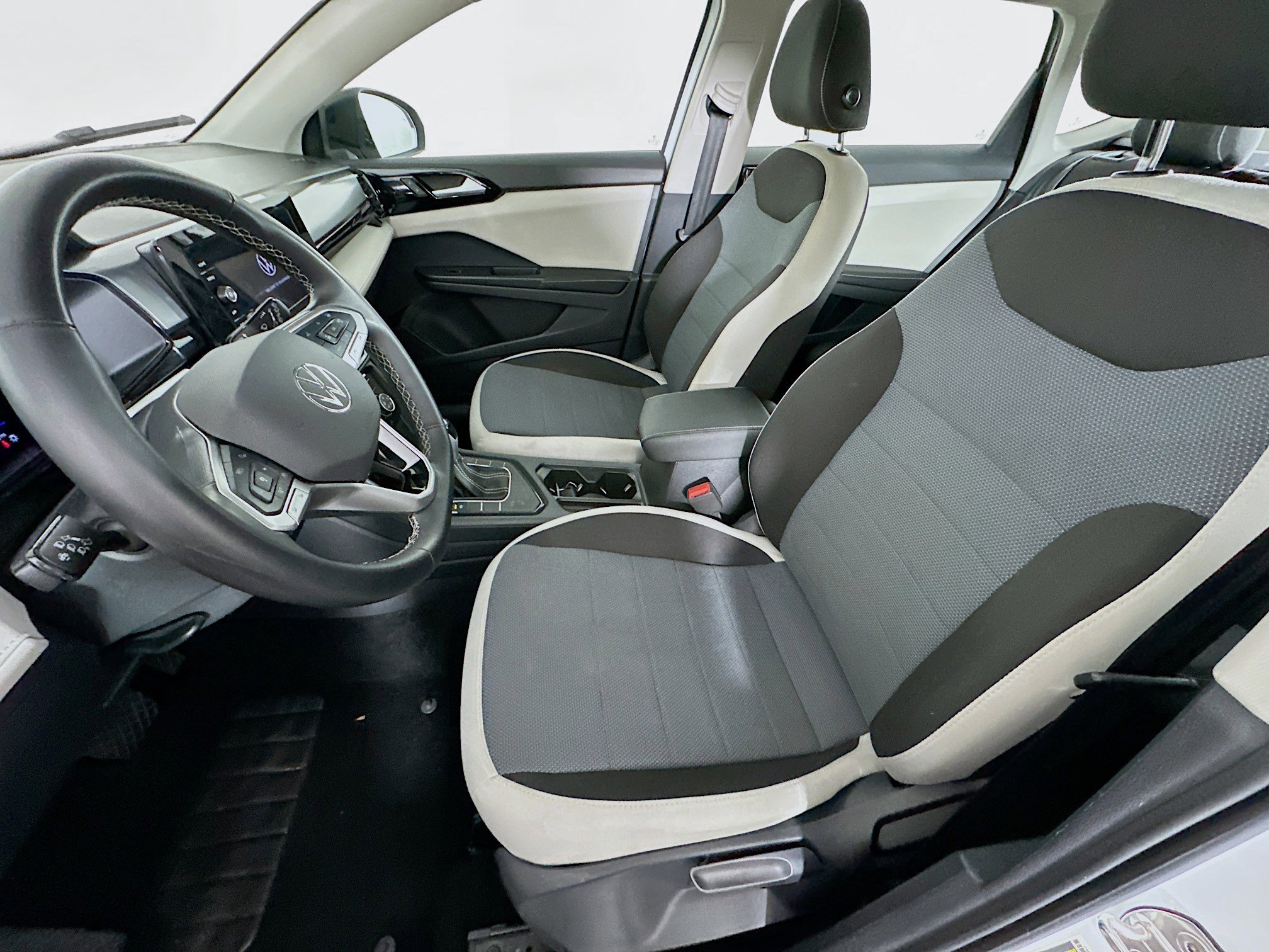 Used 2025 Volkswagen Taos S image 13