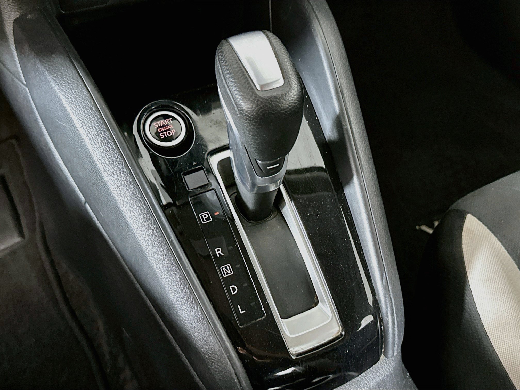 Used 2021 Nissan Versa SV FWD image 23