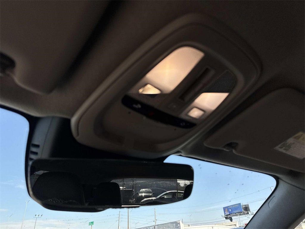 Used 2024 Volvo XC40 B5 Plus image 49