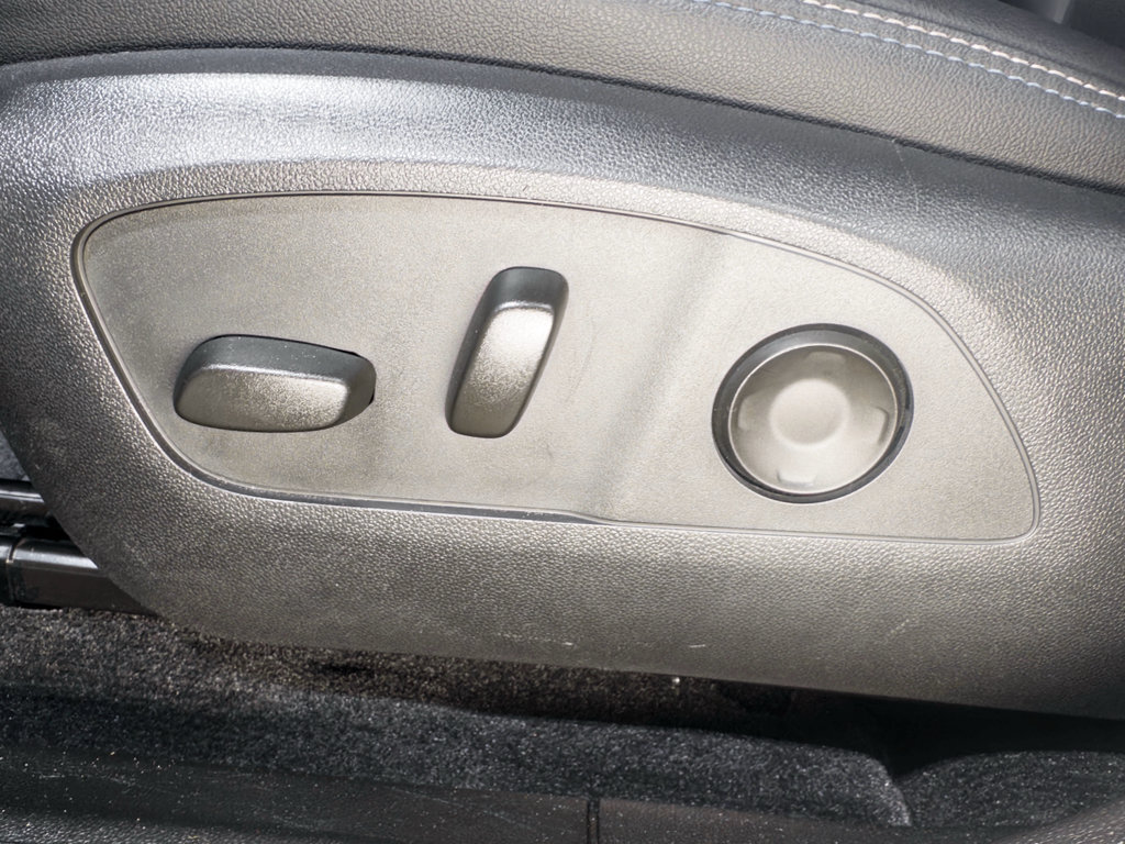 Used 2024 Chevrolet Equinox EV LT FWD image 7