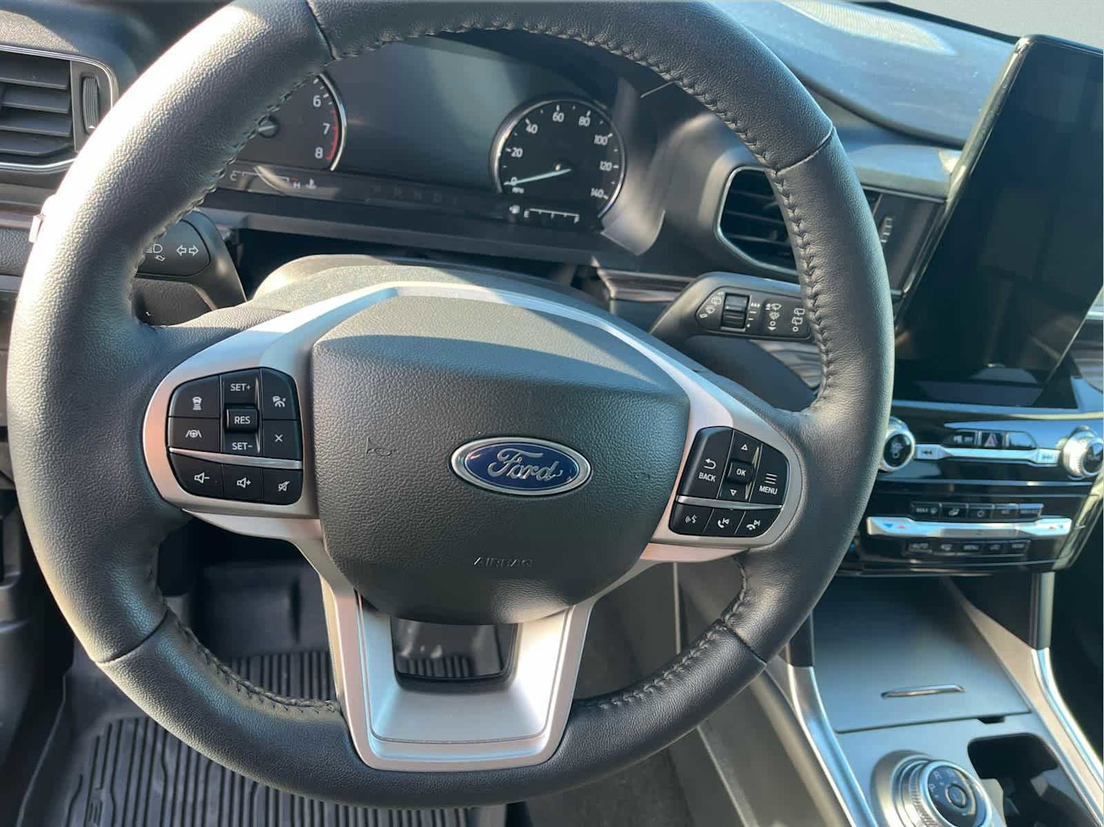 Used 2023 Ford Explorer Limited w/ Limited Technology Package image 17