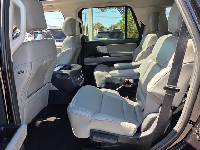 Certified 2025 Ford Expedition Active image 13