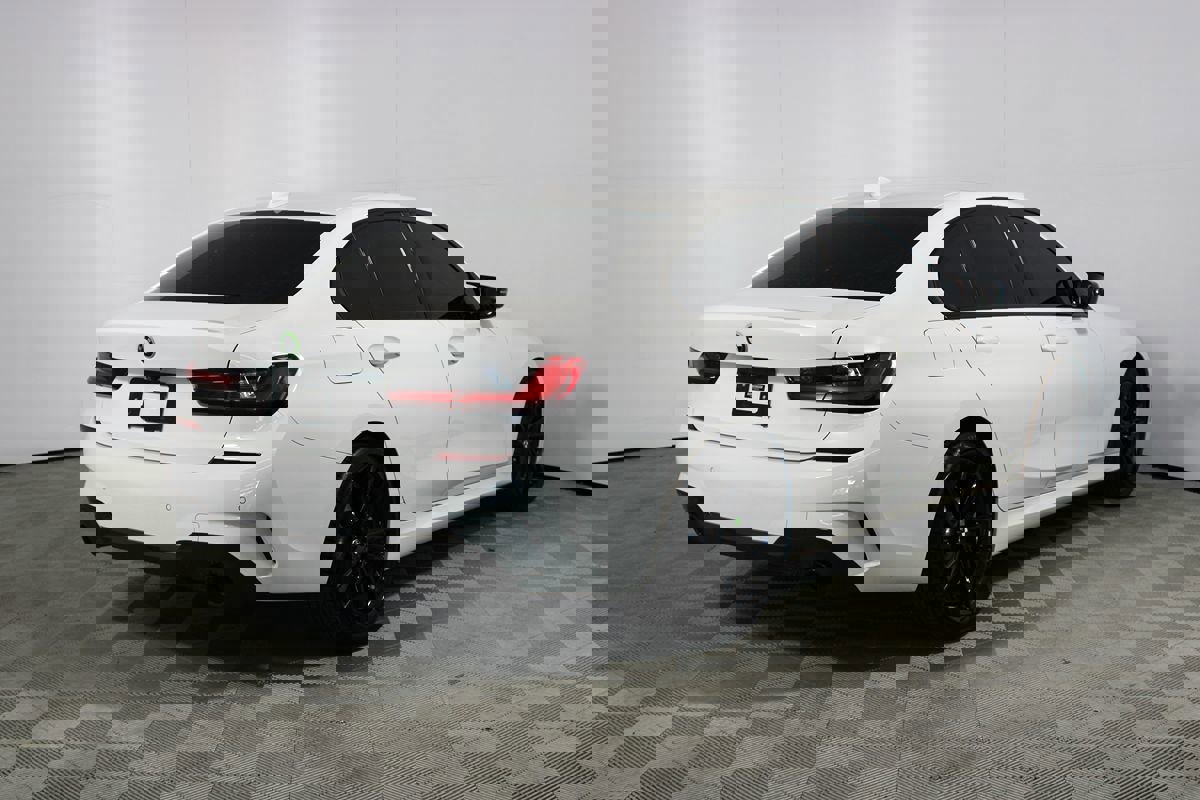 Used 2021 BMW 330e w/ M Sport Package image 34