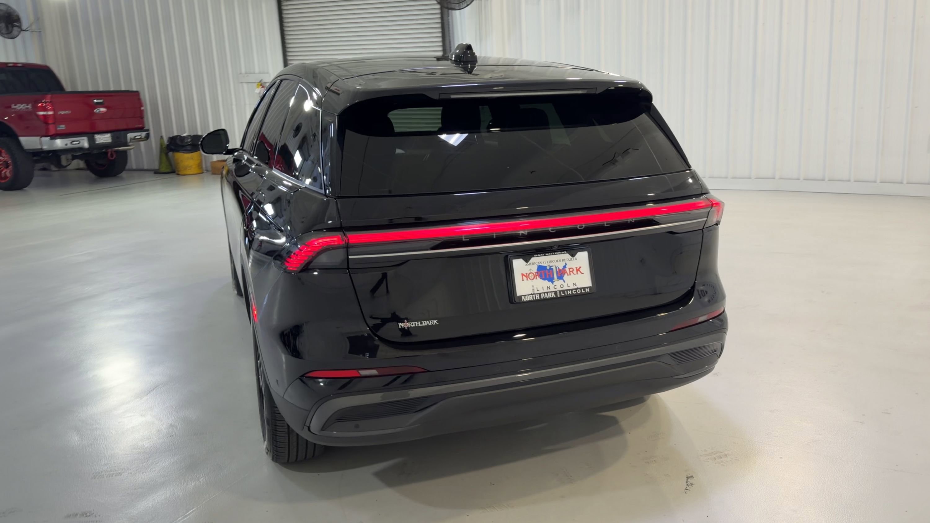Used 2024 Lincoln Nautilus Premier w/ Jet Appearance Package AWD/4WD image 8
