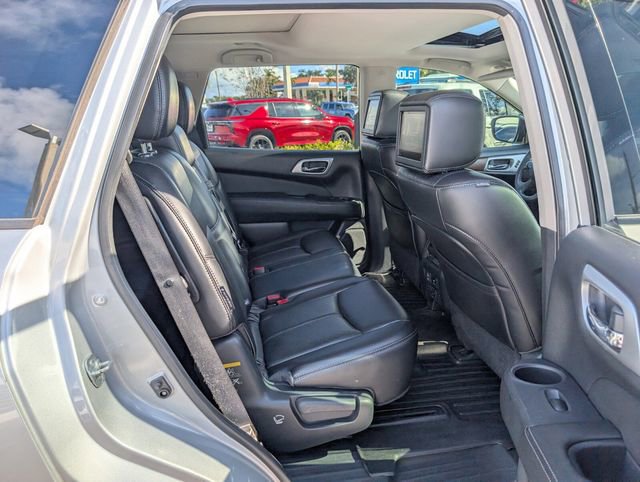 Used 2018 Nissan Pathfinder Platinum image 13