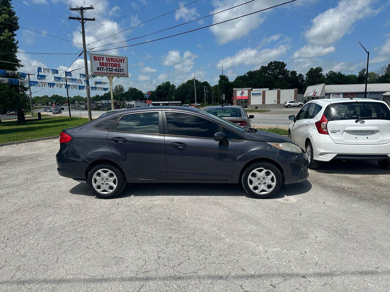 Used 2012 Ford Fiesta SE FWD image 3