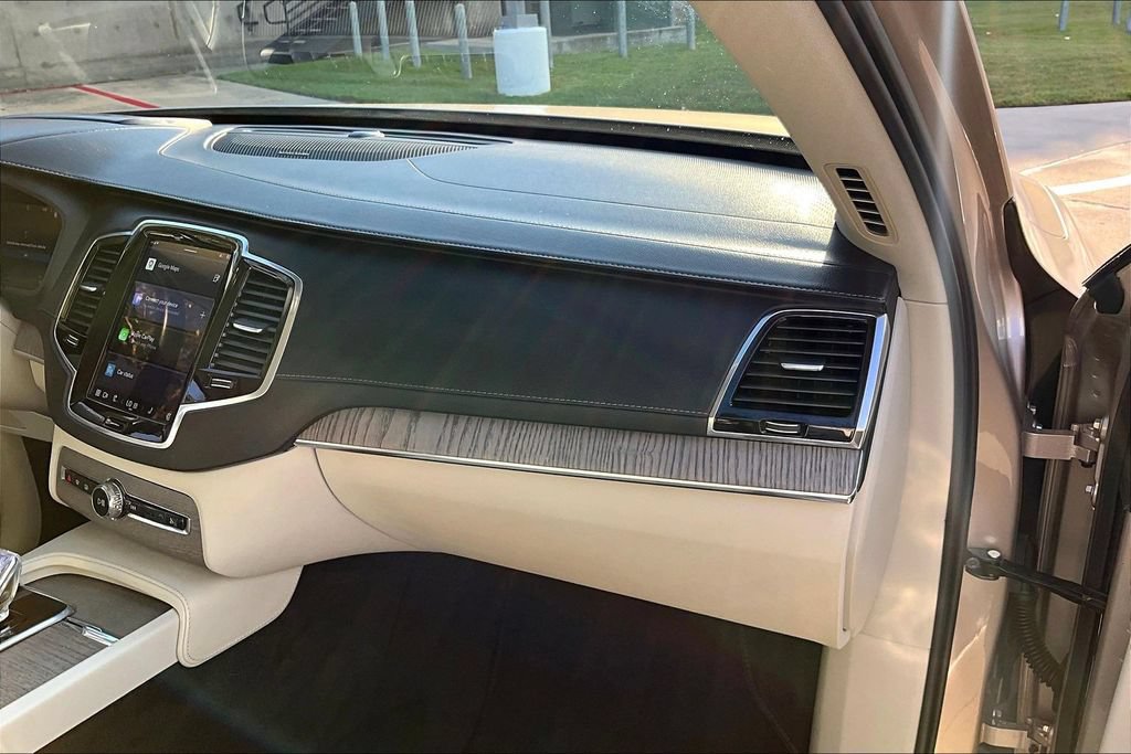 Certified 2023 Volvo XC90 T8 Ultimate AWD/4WD image 21