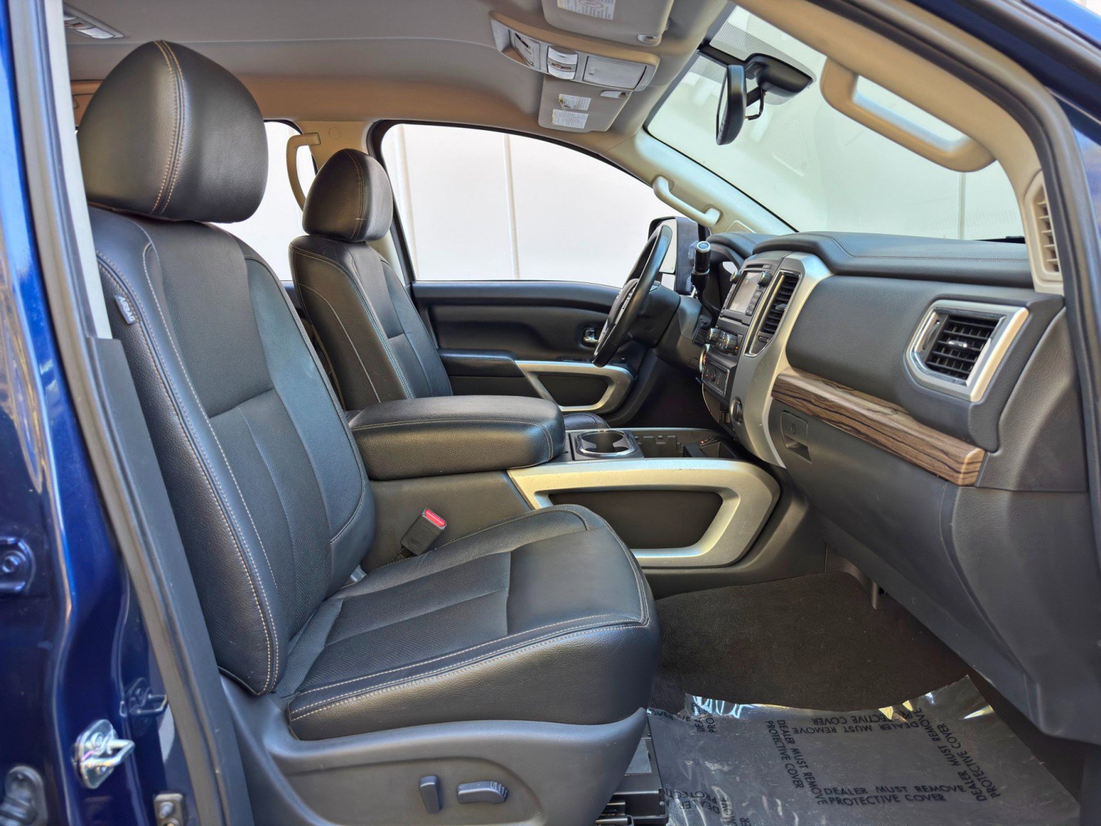 Used 2016 Nissan Titan SL image 14