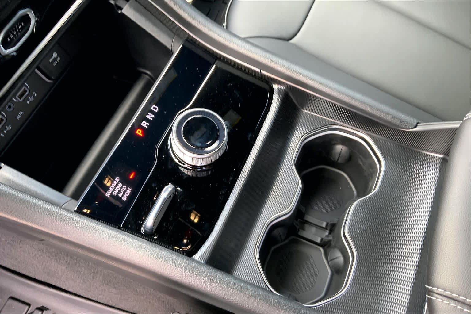 Used 2026 Jeep Grand Cherokee Limited AWD/4WD image 17
