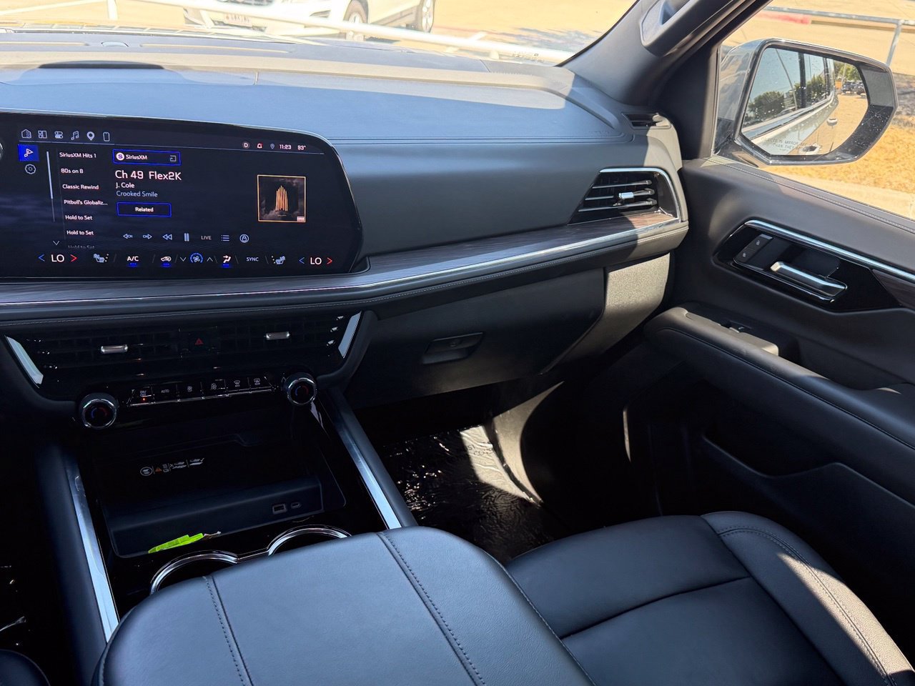 Used 2025 Chevrolet Tahoe Z71 AWD/4WD image 14