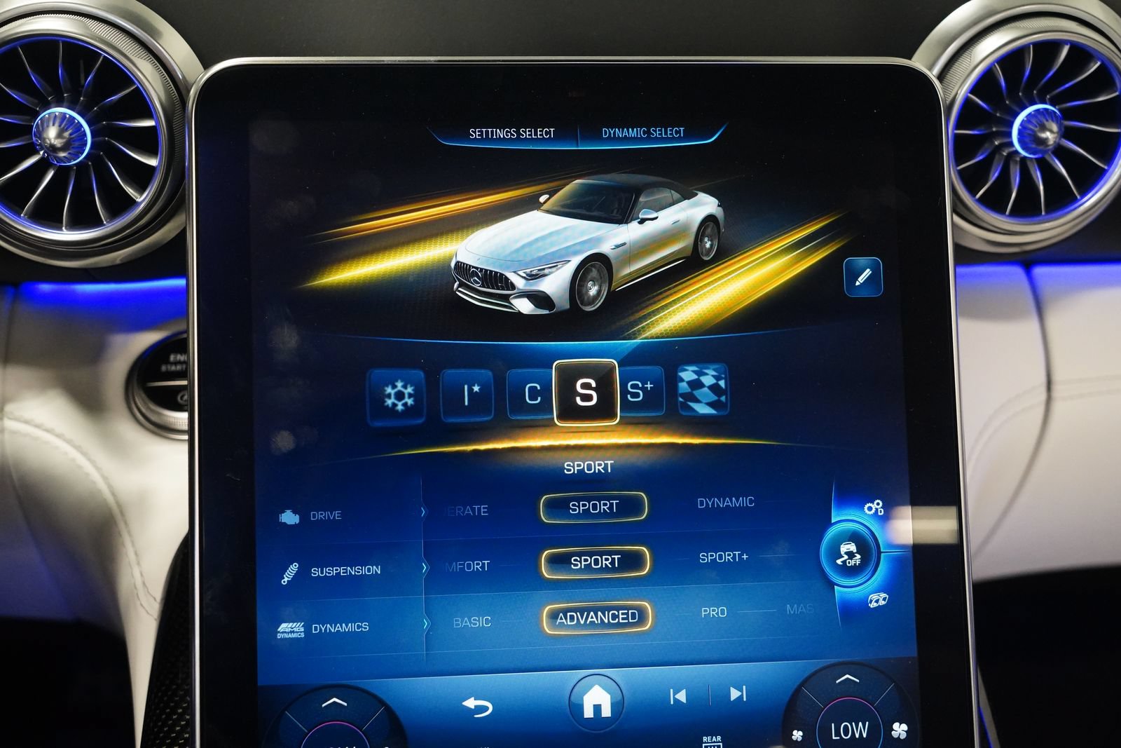 Certified 2025 Mercedes-Benz SL 63 AMG 4MATIC image 29