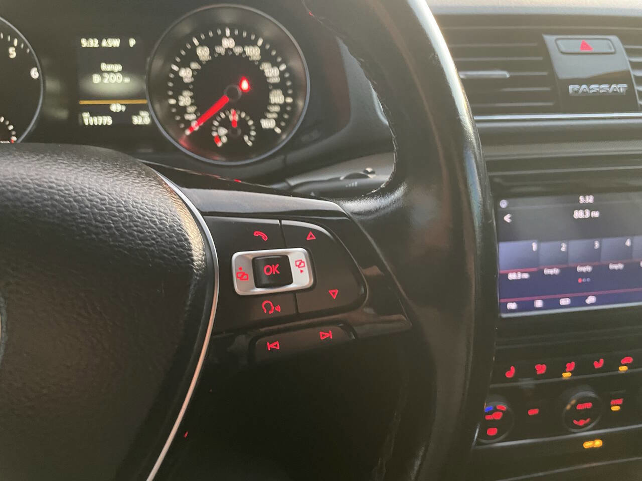 Used 2018 Volkswagen Passat 2.0T SE image 30