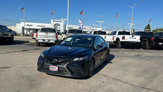 Used 2023 Toyota Camry SE image 8