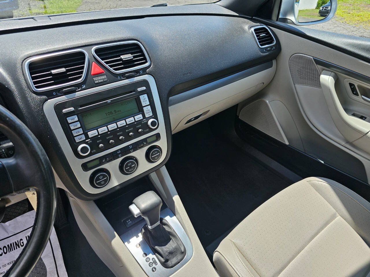 Used 2008 Volkswagen Eos Komfort FWD image 12