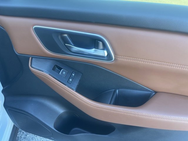 Used 2024 Nissan Rogue Platinum w/ Platinum Premium Package image 22