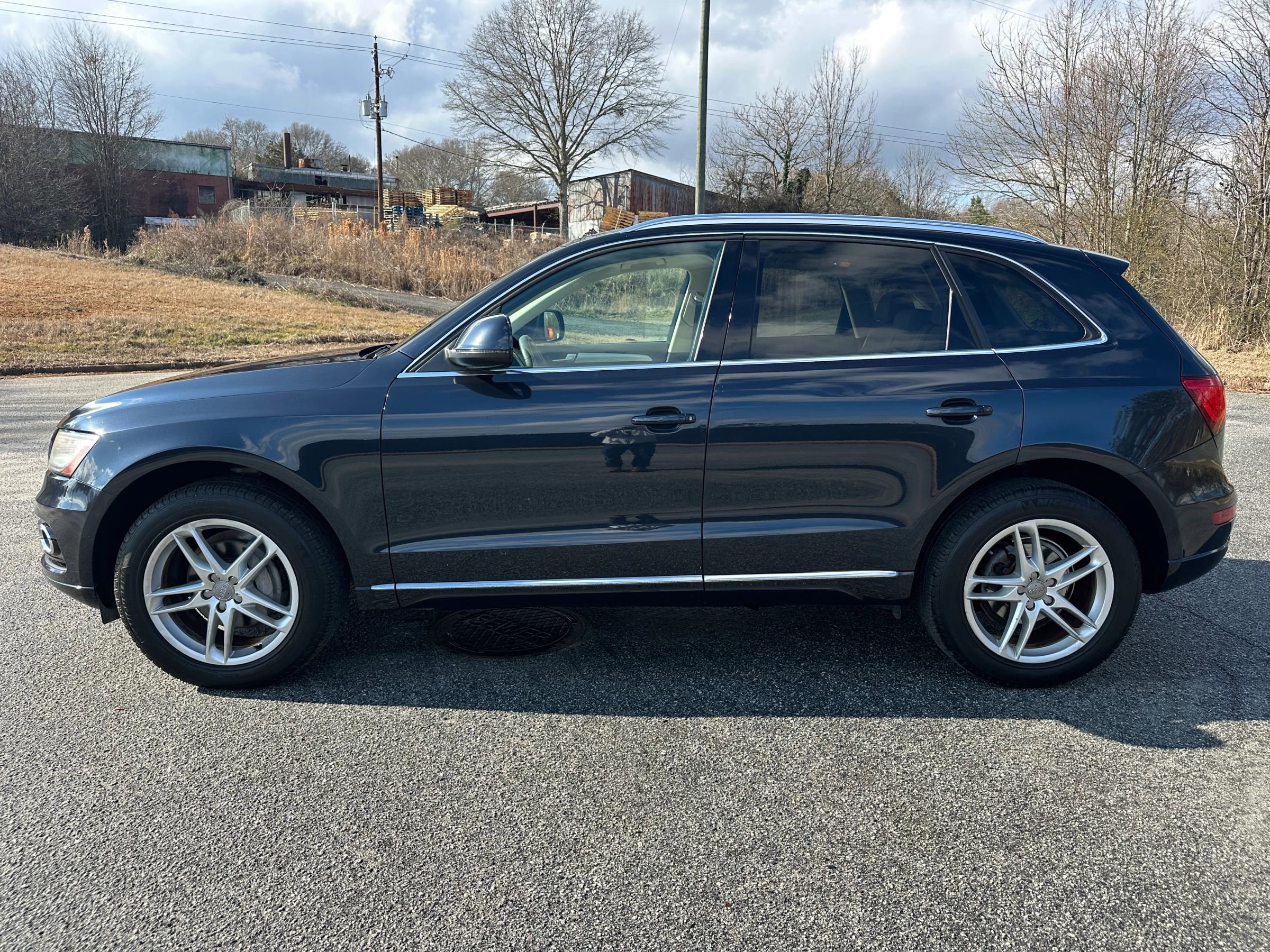 Used 2013 Audi Q5 2.0T Premium Plus AWD/4WD image 2